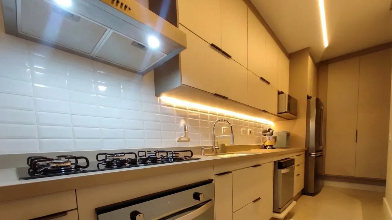 Cozinha planejada moderna Master Móveis